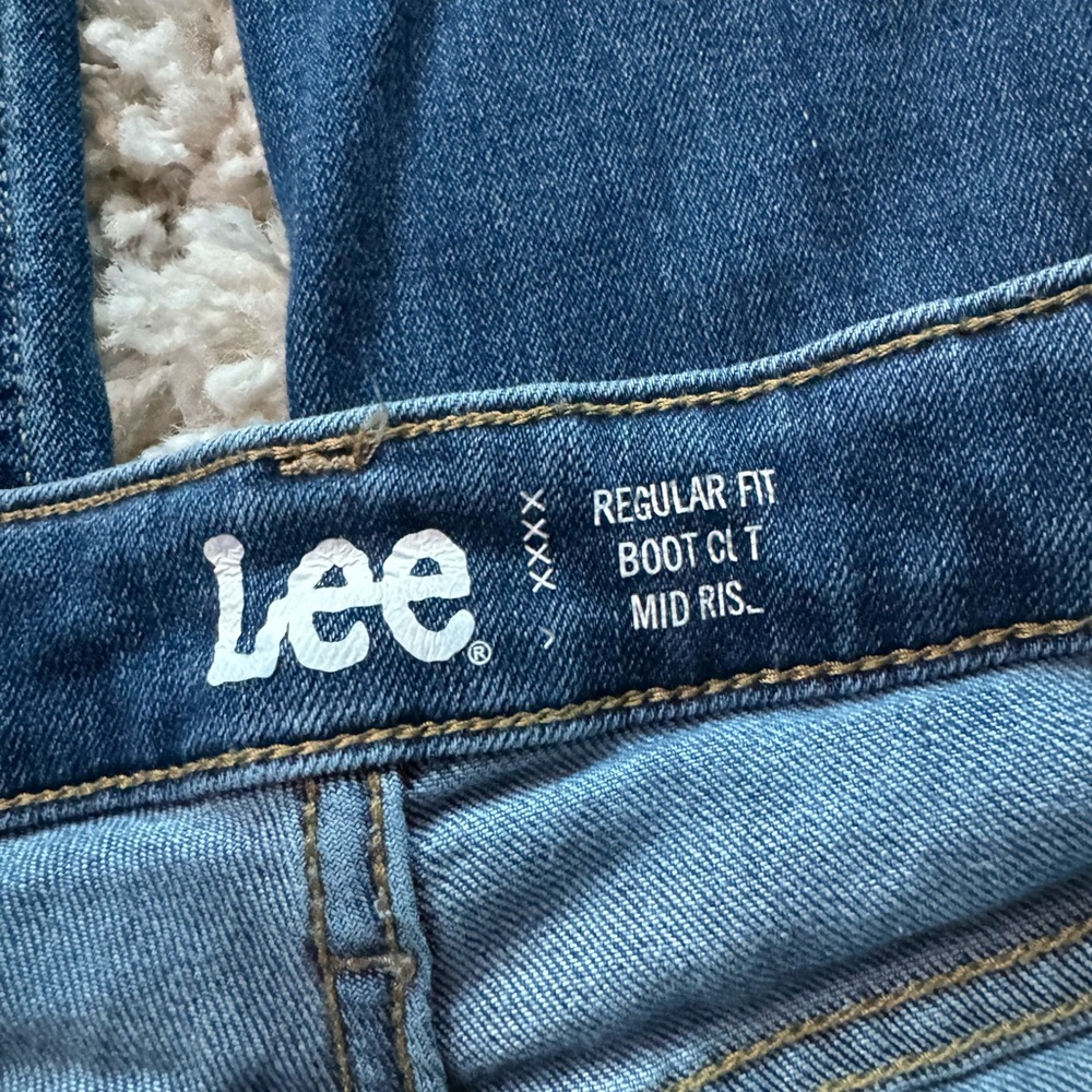Lee blue boot cut denim cute dark wash regular fit boot cut jeans. Size … - Picture 3 of 5